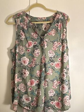Daniel Rainn Olive Green Floral V-Neck Sleeveless Top